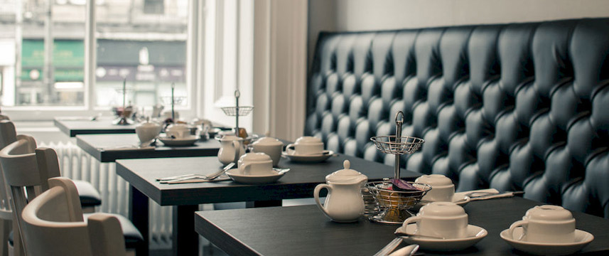 Royal  West End Hotel Breakfast Tables